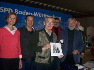 Ingrid Staudacher, Michael Hermann, Jubilar Otto Ditz, Otto Ziegler, Bodo Rudolf, Peter Didszun. (Foto: Hoffmann)